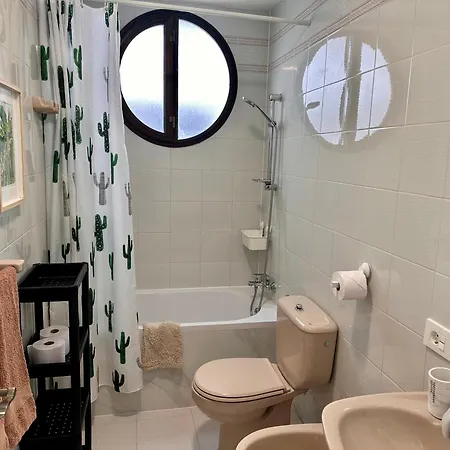Cristianos 1-bedroom Apartment, Swimming Pool Apartman Los Cristianos